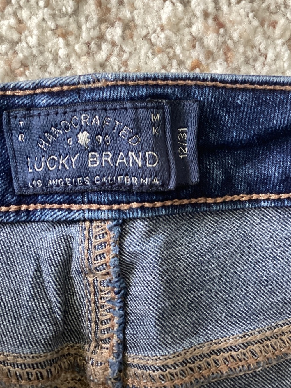 Lucky Brand Women's Skinny Jeans in Dark Blue Denim - Picture 7 of 8